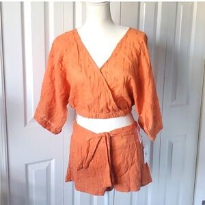 O’Neill Crop Top - I also have matching 🩳 shorts listed in my shop. NWT